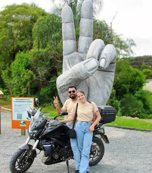 Monumento 07 - Container da Serra