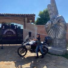 Monumento 33 - Zapata Garage